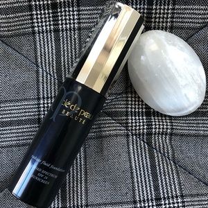 Cle de Peau (O40) Radiant Fluid Foundation